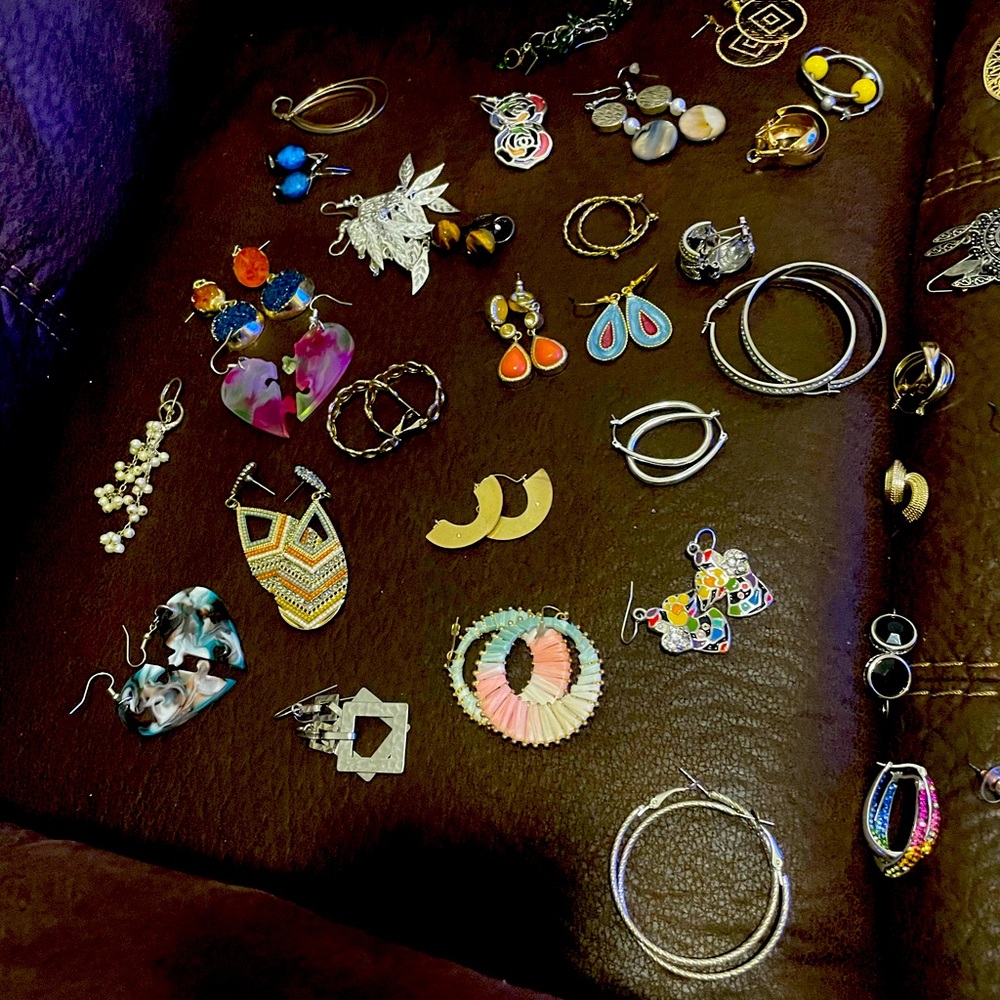 Assorted earrings